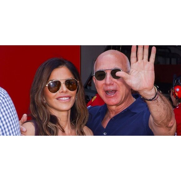 New Dolce & Gabbana Gold Aviator DG2302 02/53 Sunglasses Women - Picture 4 of 7